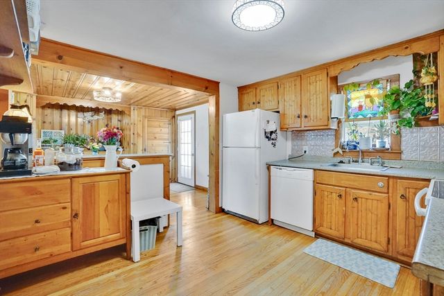 57 Bourbeau St, Chicopee, MA 01020