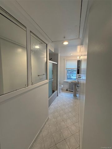 604 1st Avenue, New Hyde Park, NY 11040