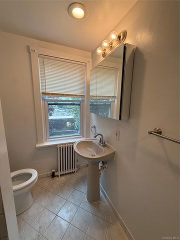 604 1st Avenue, New Hyde Park, NY 11040