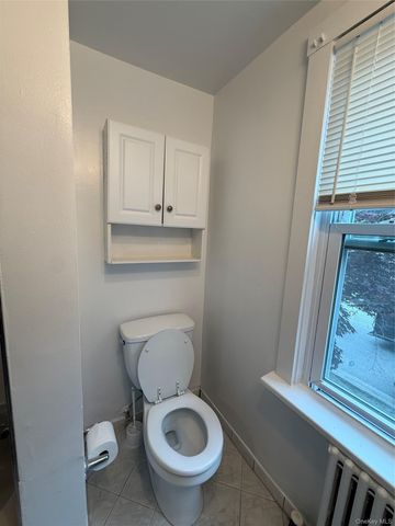 604 1st Avenue, New Hyde Park, NY 11040