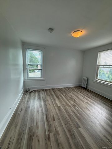 604 1st Avenue, New Hyde Park, NY 11040