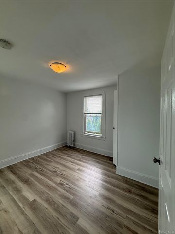 604 1st Avenue, New Hyde Park, NY 11040