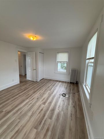 604 1st Avenue, New Hyde Park, NY 11040