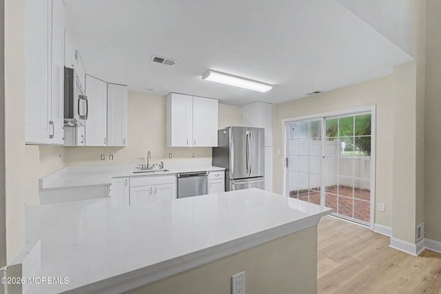 77 Picket Place, Freehold, NJ 07728