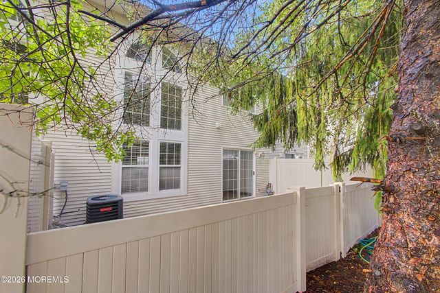 77 Picket Place, Freehold, NJ 07728