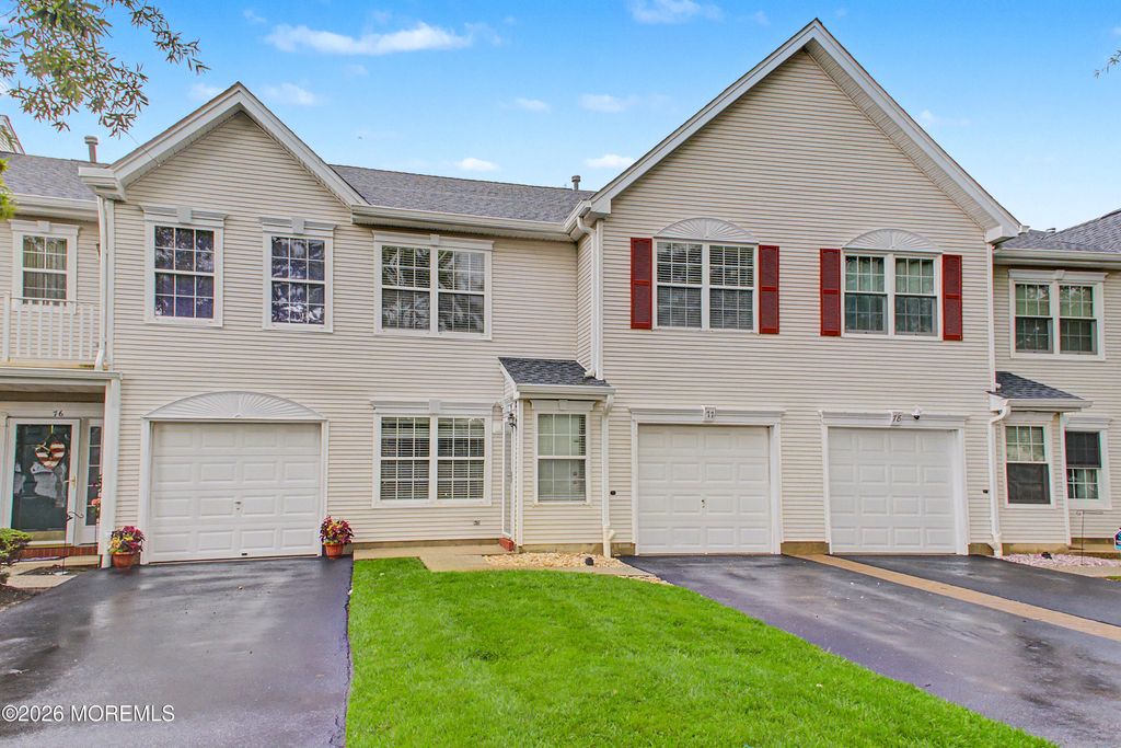 77 Picket Place, Freehold, NJ 07728