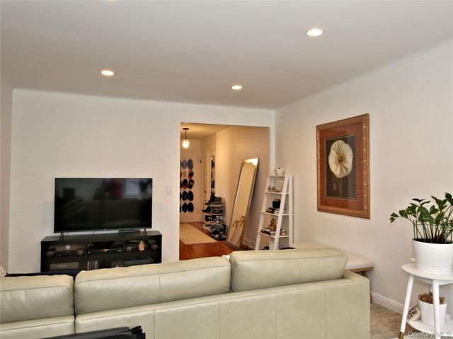 50 N Broadway 6L, White Plains, NY 10603