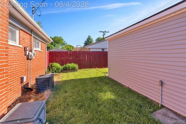 8145 Bailey Street, Taylor, MI 48180