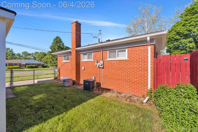 8145 Bailey Street, Taylor, MI 48180