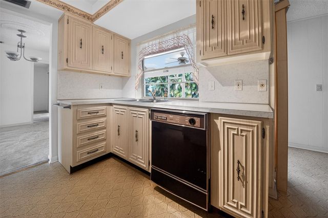 1101 SW 68th Avenue, Plantation, FL 33317