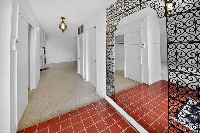 1101 SW 68th Avenue, Plantation, FL 33317