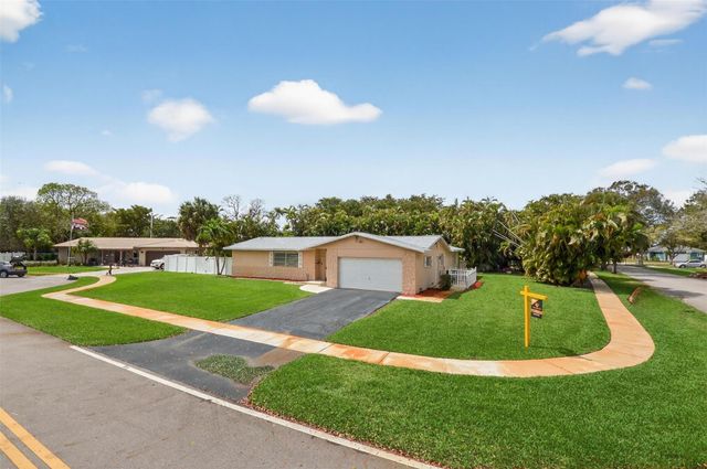 1101 SW 68th Avenue, Plantation, FL 33317