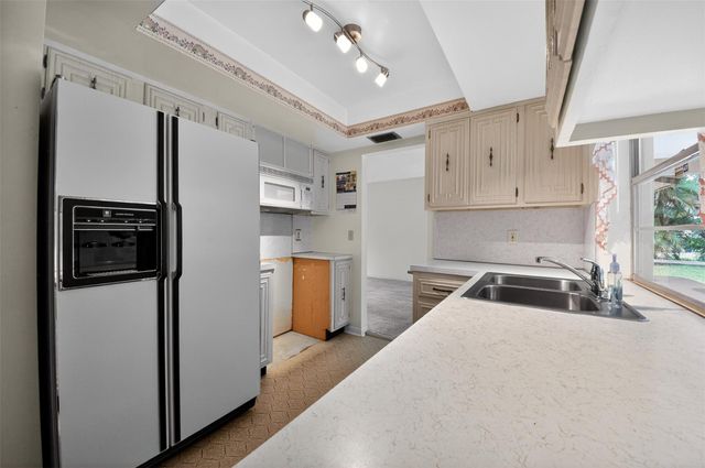 1101 SW 68th Avenue, Plantation, FL 33317