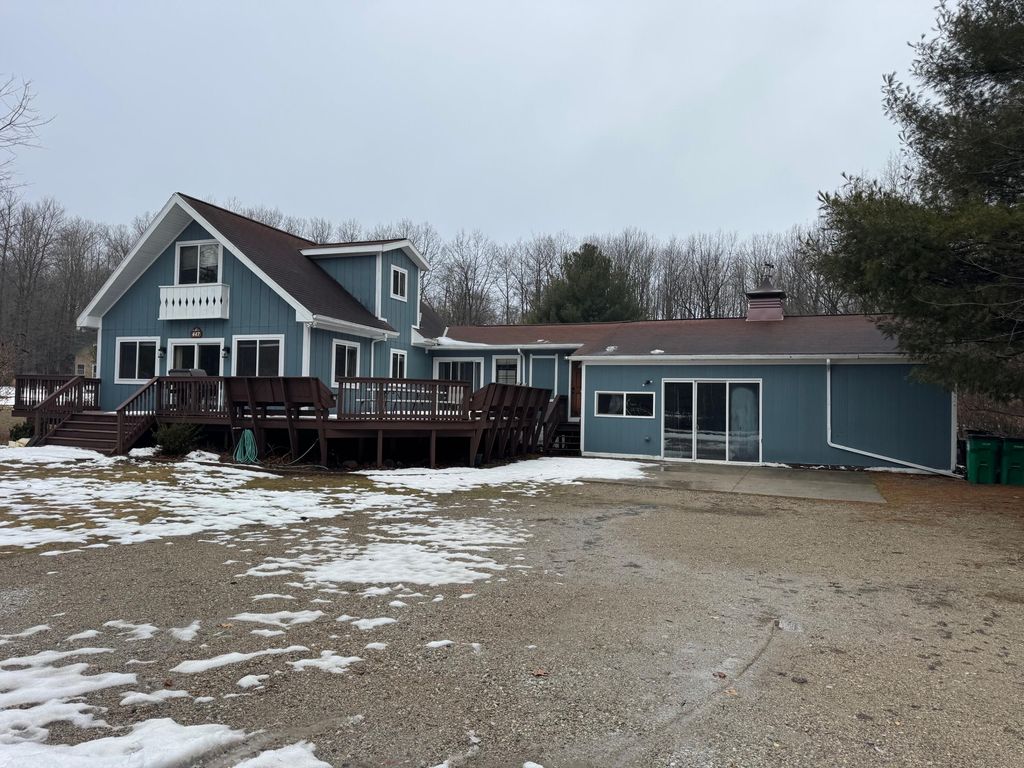 447 N Northern Light Road, Mears, MI 49436