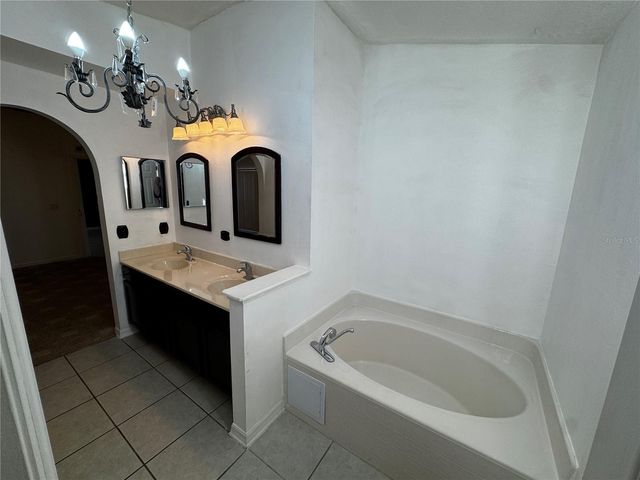 1043 VANDERBILT DRIVE, Eustis, FL 32726