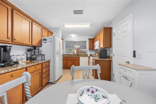 121 COSTA MESA DRIVE, Lady Lake, FL 32159