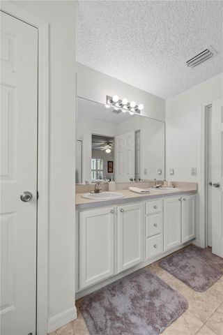 121 COSTA MESA DRIVE, Lady Lake, FL 32159