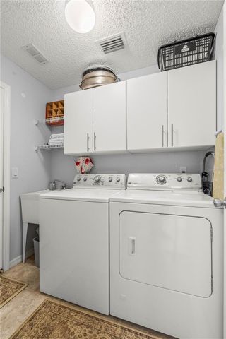 121 COSTA MESA DRIVE, Lady Lake, FL 32159