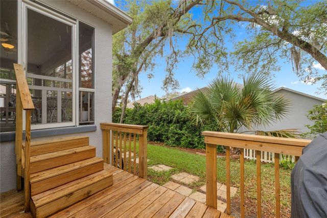 121 COSTA MESA DRIVE, Lady Lake, FL 32159