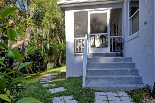 121 COSTA MESA DRIVE, Lady Lake, FL 32159