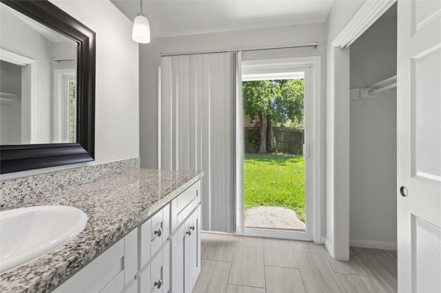 16915 Stardale Lane, Friendswood, TX 77546