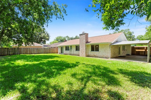16915 Stardale Lane, Friendswood, TX 77546