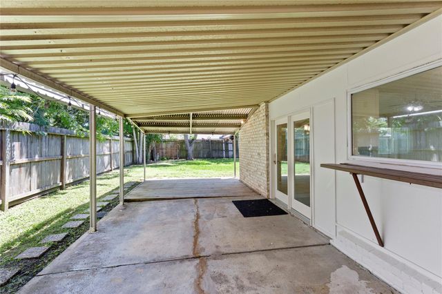 16915 Stardale Lane, Friendswood, TX 77546