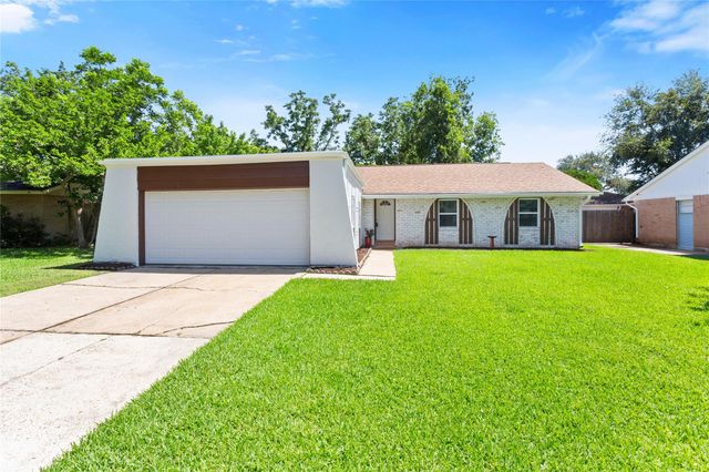 16915 Stardale Lane, Friendswood, TX 77546