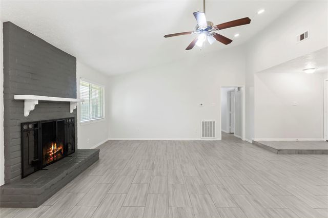 16915 Stardale Lane, Friendswood, TX 77546