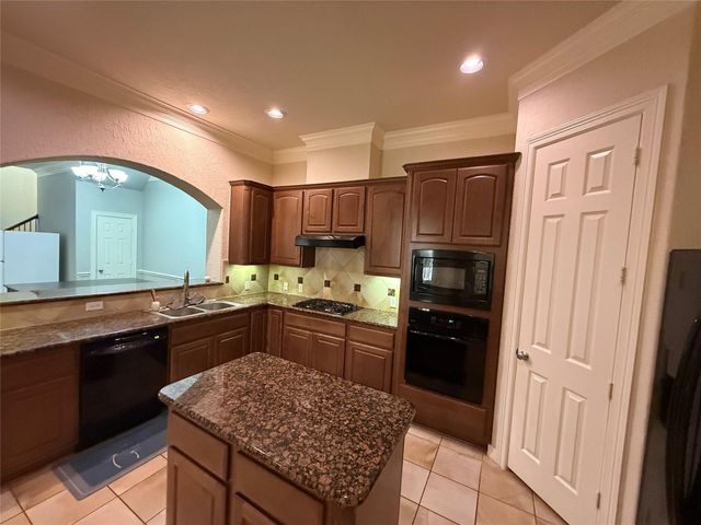 2946 Royal Oaks Crest, Houston, TX 77082