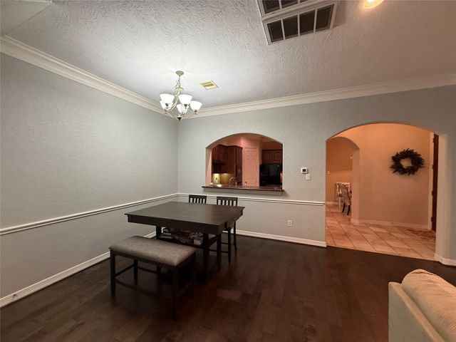 2946 Royal Oaks Crest, Houston, TX 77082