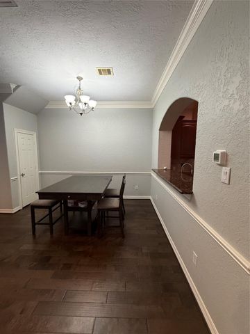 2946 Royal Oaks Crest, Houston, TX 77082