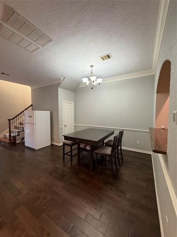 2946 Royal Oaks Crest, Houston, TX 77082