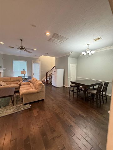 2946 Royal Oaks Crest, Houston, TX 77082