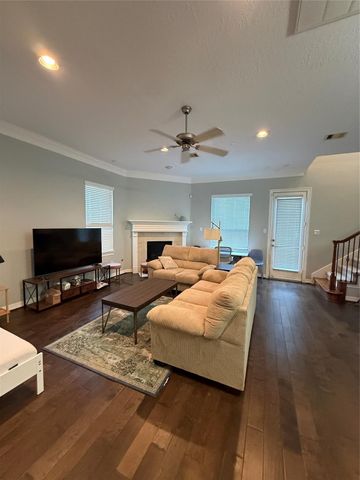 2946 Royal Oaks Crest, Houston, TX 77082