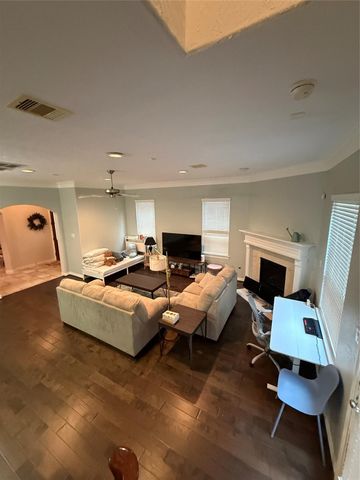 2946 Royal Oaks Crest, Houston, TX 77082