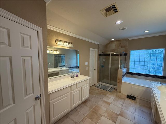 2946 Royal Oaks Crest, Houston, TX 77082