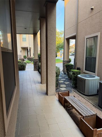 2946 Royal Oaks Crest, Houston, TX 77082