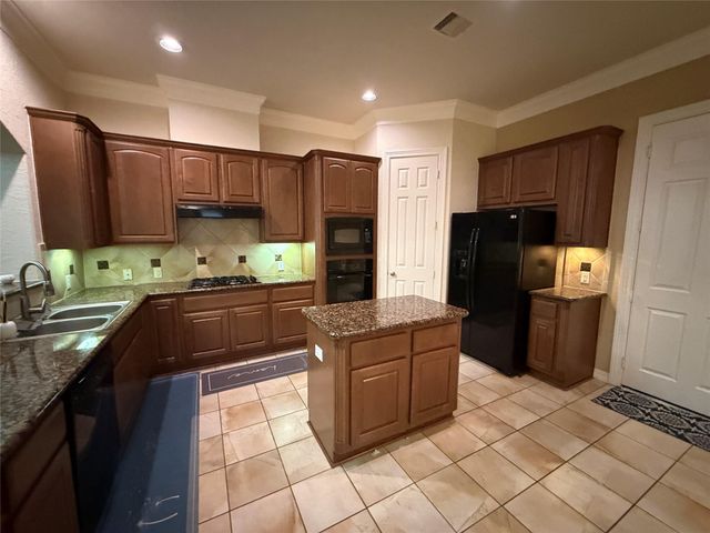2946 Royal Oaks Crest, Houston, TX 77082