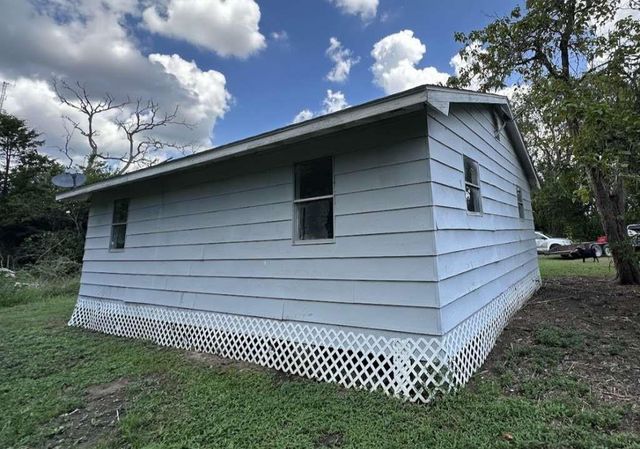 3918 N Sycamore Street, Bedias, TX 77831