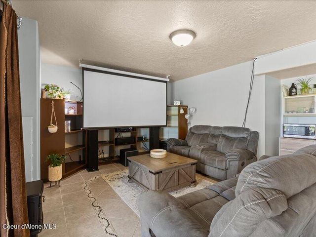 632 S RABBIT TRL, Post Falls, ID 83854