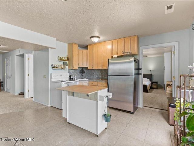 632 S RABBIT TRL, Post Falls, ID 83854