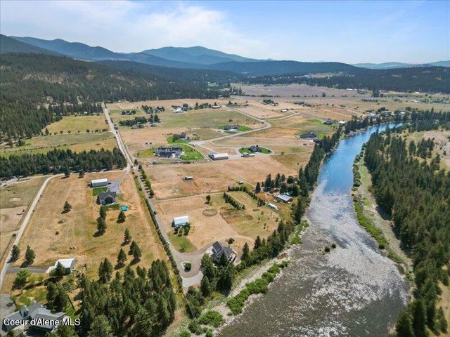 632 S RABBIT TRL, Post Falls, ID 83854