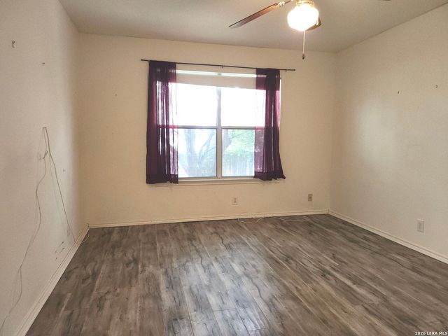 6907 Bluegrass Run, San Antonio, TX 78240