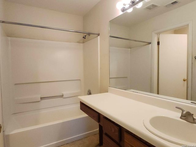 6907 Bluegrass Run, San Antonio, TX 78240
