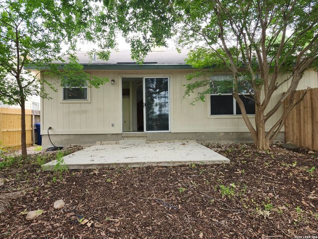6907 Bluegrass Run, San Antonio, TX 78240