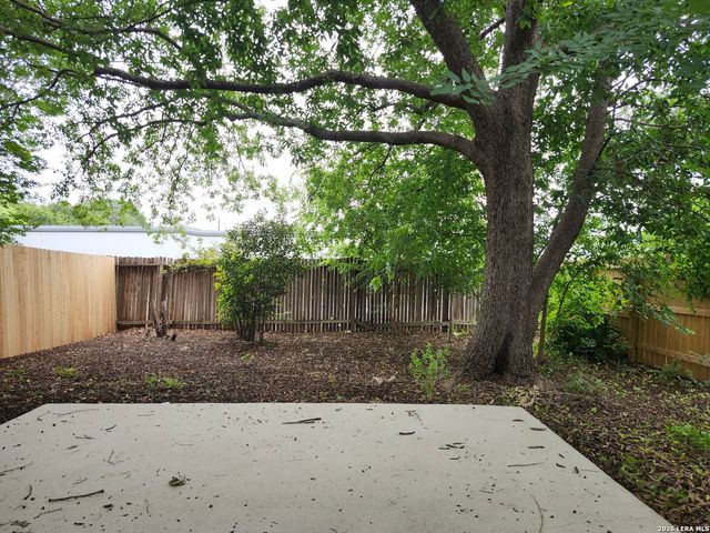 6907 Bluegrass Run, San Antonio, TX 78240