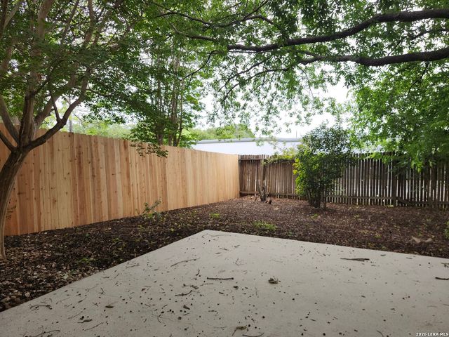 6907 Bluegrass Run, San Antonio, TX 78240