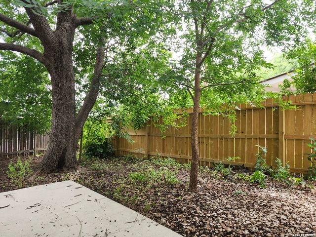6907 Bluegrass Run, San Antonio, TX 78240