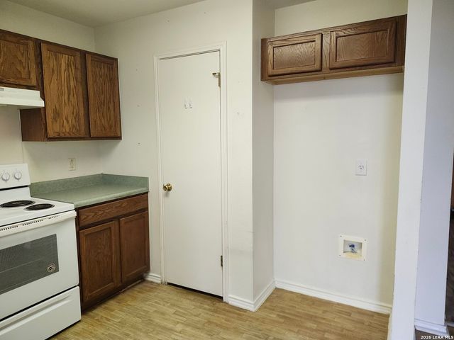 6907 Bluegrass Run, San Antonio, TX 78240